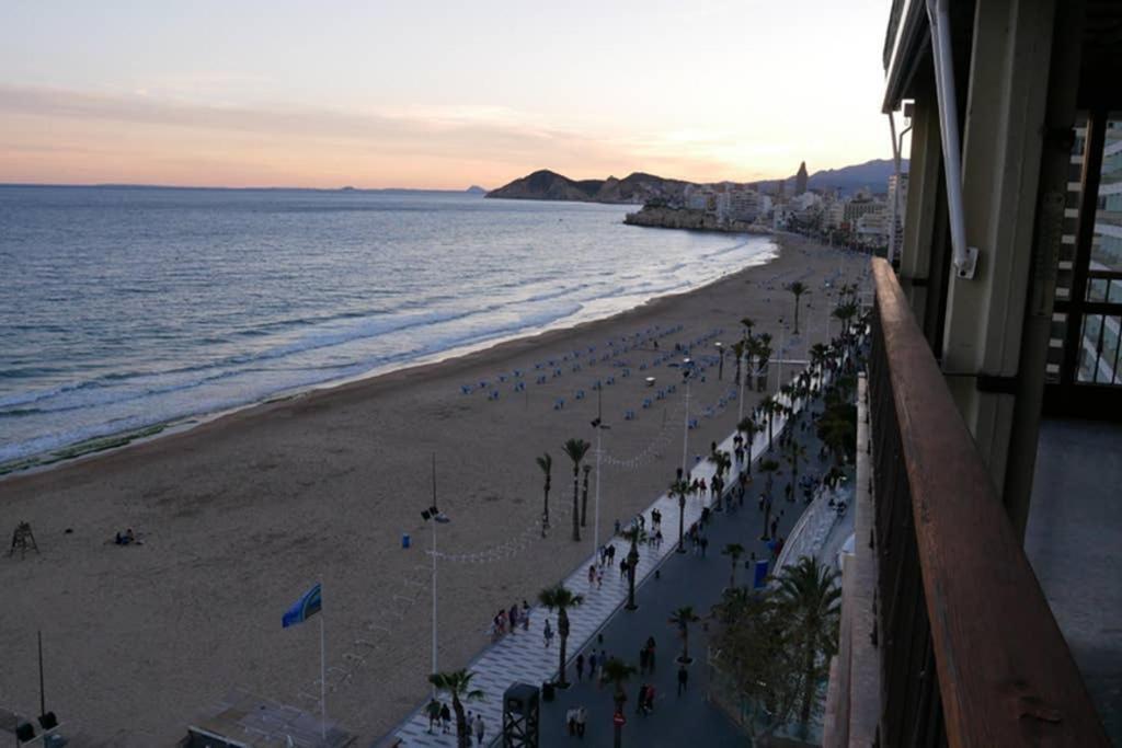 Levante Beach Front Of The Sea Estacha Benidorm Extérieur photo